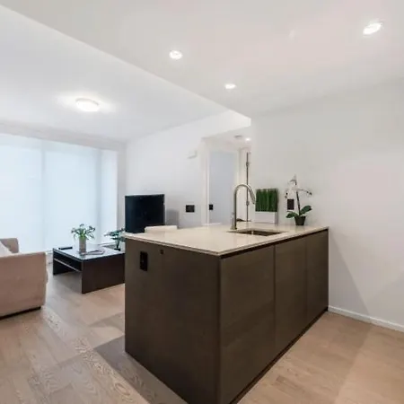 Chic & Modern Retreat The Heart Of Dt Vancouver Exterior photo
