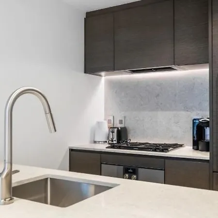 Chic & Modern Retreat The Heart Of Dt Vancouver Exterior photo